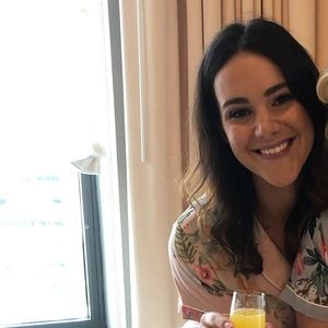 Meet your Posher, Adrienne